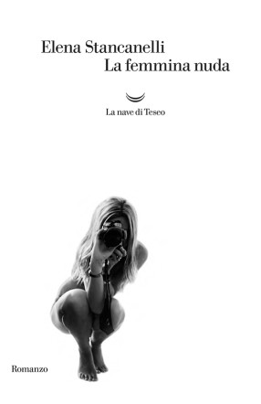 La femmina nuda di Elena Stancanelli copertina Flanerí