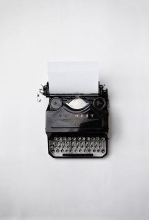 macchina da scrivere - Unsplash